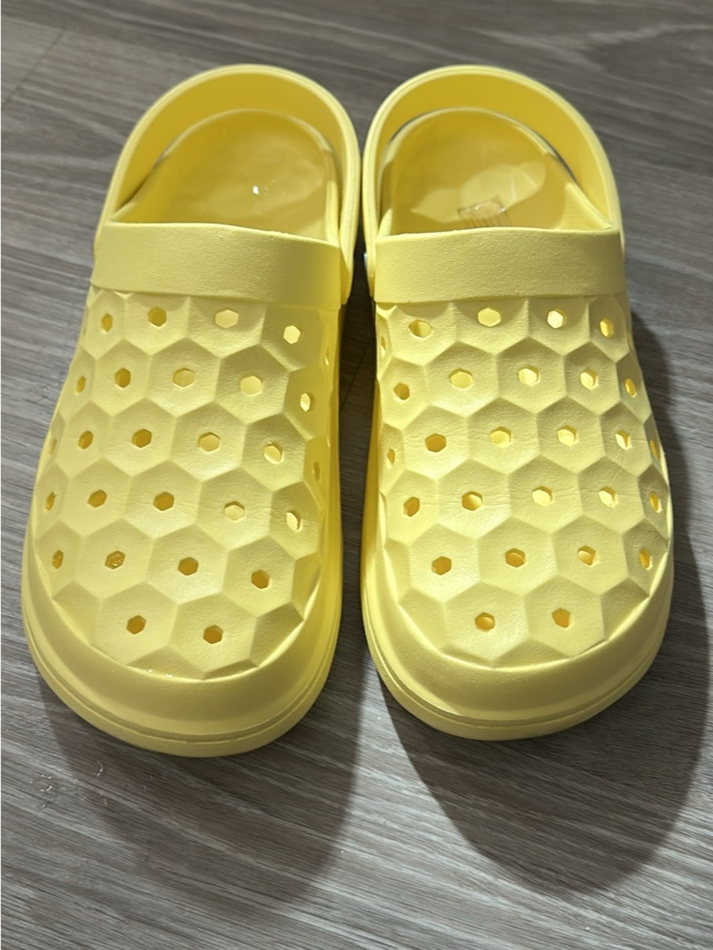 Joybees Bright Yellow Honeycomb Croc W10 M8